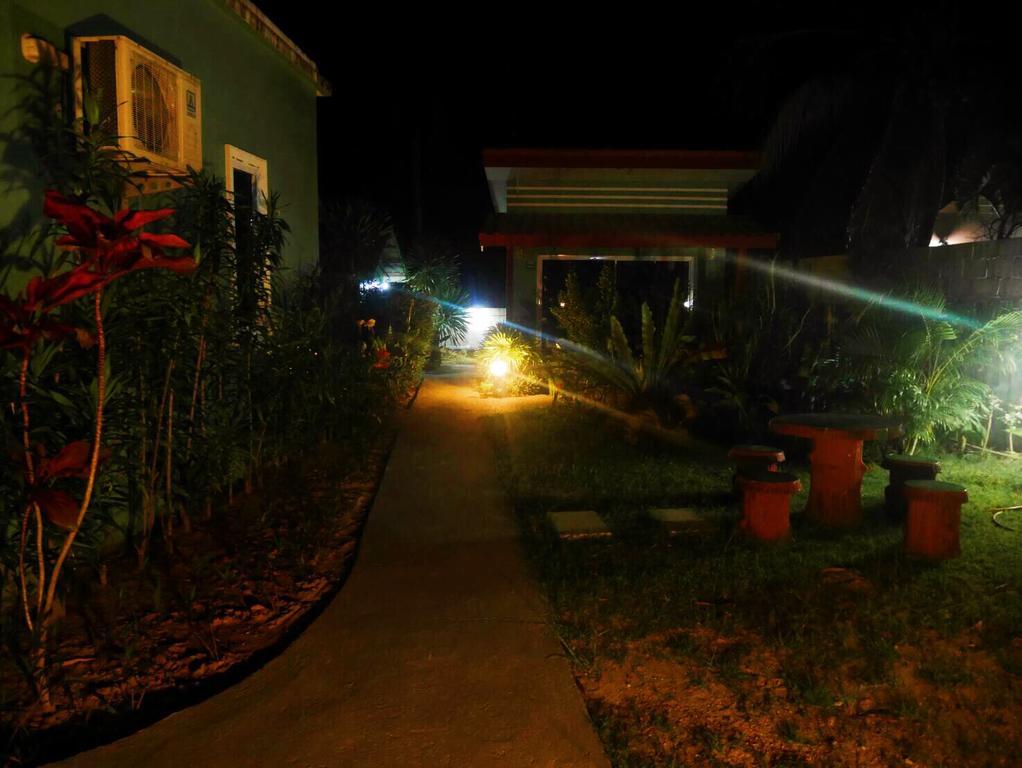 Hotel Suntalee House Nai Yang Beach Exterior foto